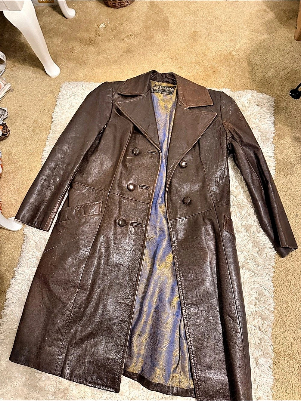 Yukee Lee Women's Brown Leather Duster Coat rip on the inside